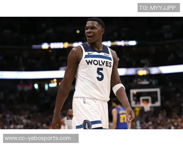 爱德华兹作为球队核心在关键时刻应勇于承担责任不可消失