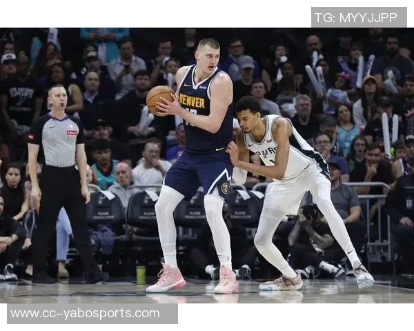 约基奇半场表现惊艳8投5中收获13分10篮板7助攻正负值高达21